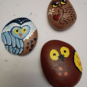 Hand-Painted Owl Stone Decor Set - Brown, Blue, Yellow